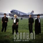 80er jaren Time Bandits at Schiphol Airport Photo: Govert de Roos/Connu

[keywords]liggend, boek, glimlachend[/keywords]